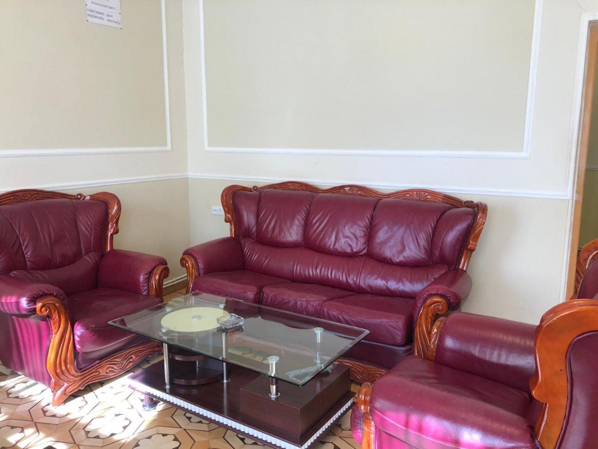 Valda Hotel On Tumanyan Vanadzor Extérieur photo